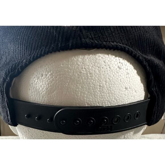 Vintage NHL Detroit Red Wings Black Corduroy Snapback Hat Excellent Condition - Picture 7 of 10